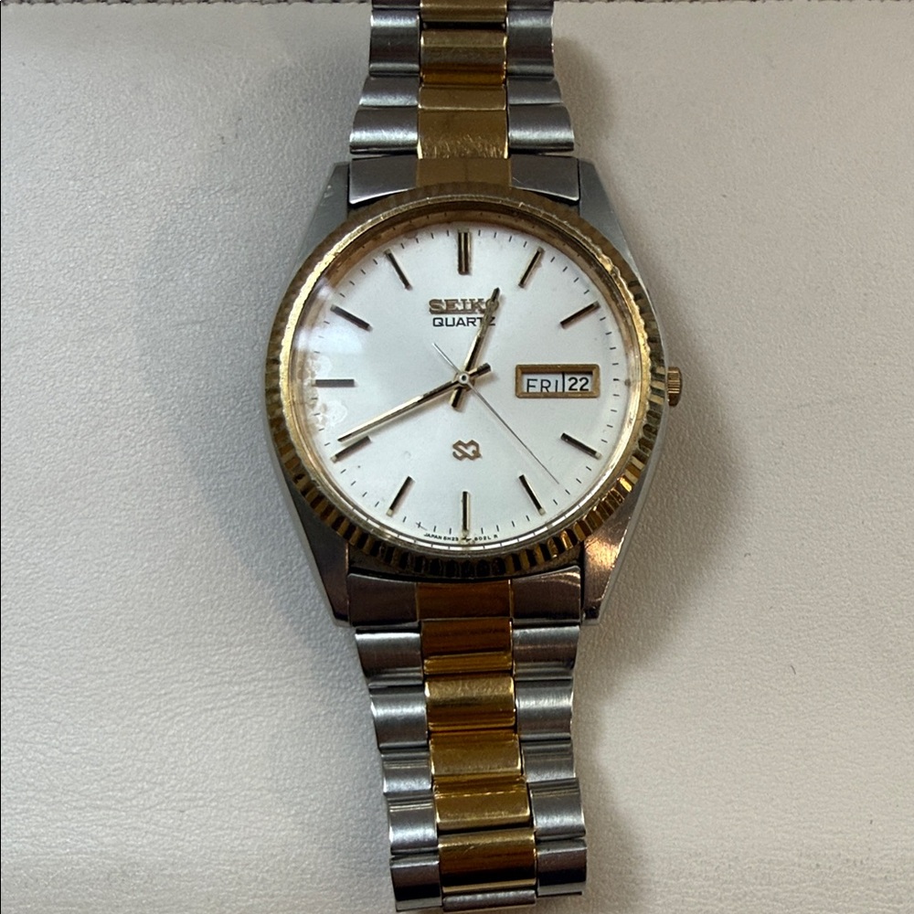 Seiko Quartz Silver and Gold Men's Watch